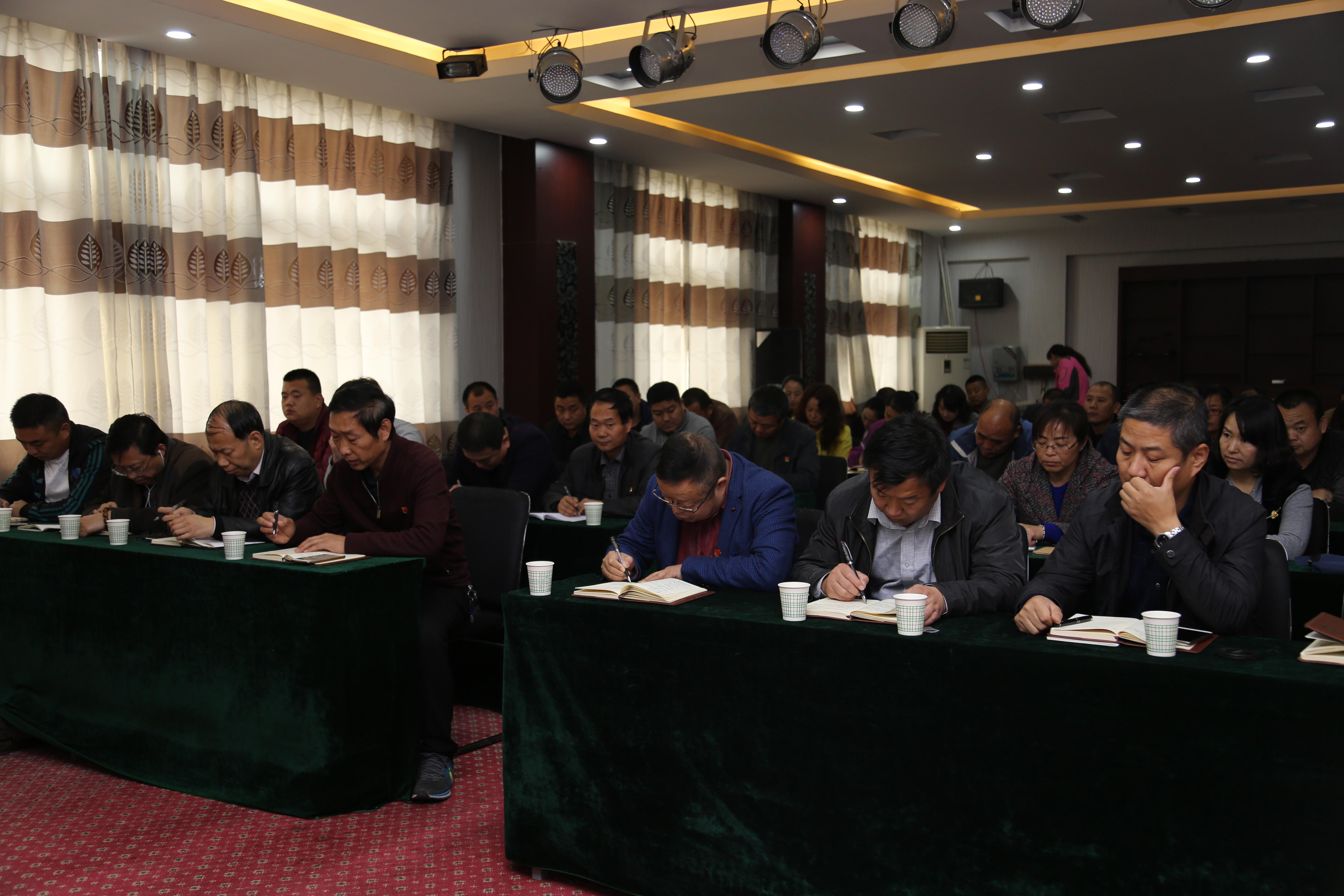 糧農(nóng)集團黨委副書記、總經(jīng)理王桂欣到黨建工作聯(lián)系點講黨課